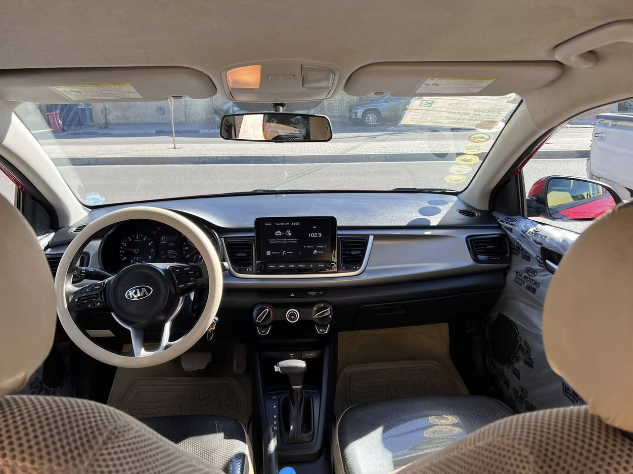 كيا ريو مديل 2021 معوقين بصره وارد امريكي حادث دعاميه او عرضانيه بدون دواخل او بدون فتح اي قطعه سياره نضيفه حداديه او تخم تاير جديد  سياره ماشيه 56 كيلو قابله لزياده سعر 118 مكان سياره البصره قبلهً/***********
