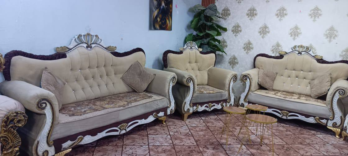 تخم  10 نفرات بلوك اسود بدون ضرر 325 وبي مجال المكان الكاظميه للاتصال *********** يوجد توصيل
