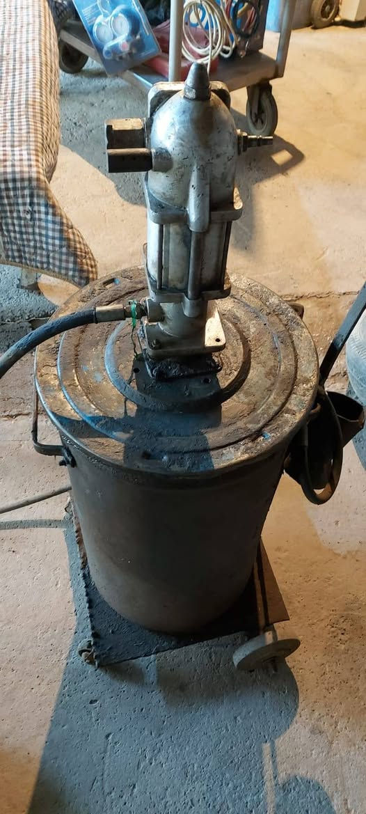 كنبريس هواء ١٠٠٠ لتر جهاز بلنص إيطالي مشحمه هواء ***********   ***********
