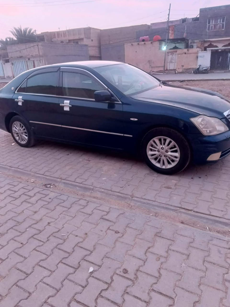 السلام عليكم سياره شاهينه جاهزه كامله مكمله موديل 2006 متومه طبق الأصل راقم سنويه بليتات بيه كصه جنطه سعره 35 وبيه مجال الطيبين ***********
