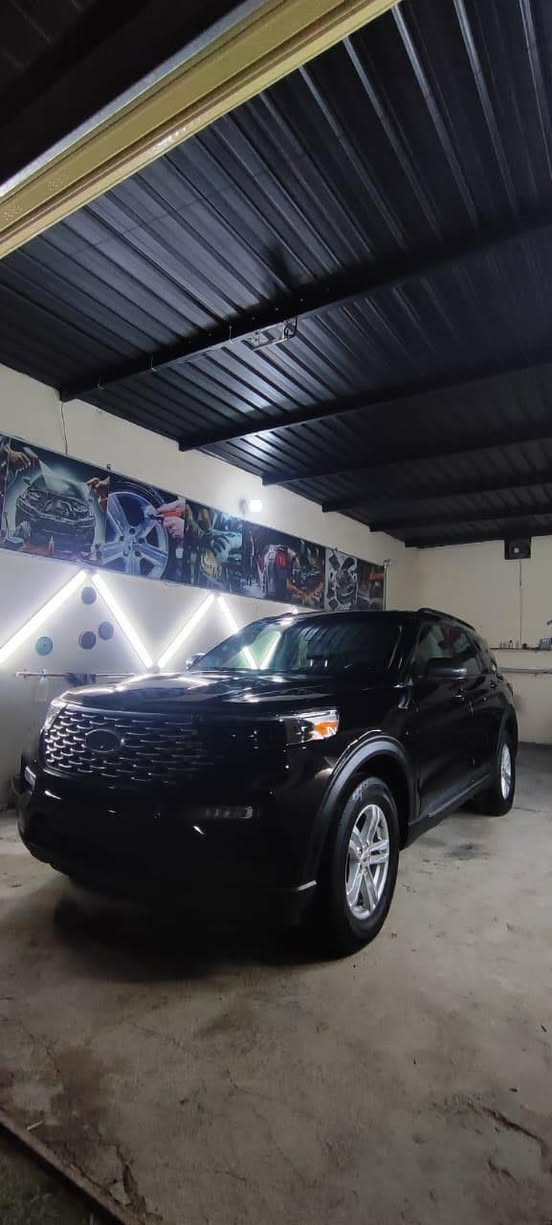 فورد إكسبلورر XLT موديل 2023
فوول مواصفات عدا الفتحه
4 سلندر محرک: 2.3T
(السياره ٧ راكب)
السياره كامله من كلشي وناعمه وصافيه جدا بالسياقه ترايها زيرو 
صور الحادث ورقم الشاصي كلها بالمنشور
السياره بدون تبديل ليبل واحد فقط صبغ جاملغ وحافة البنيد وكفاله كير ومحرك وحادث وصبغ سابق  
***********
***********
السياره رقم فحص مؤقت 
السعر 217 ورقه 
مكان السياره : المسيب
