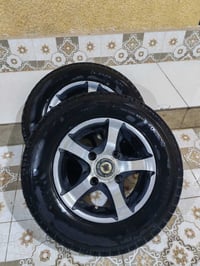 زوج تايرات • ويل كب اصلي • نضيفات