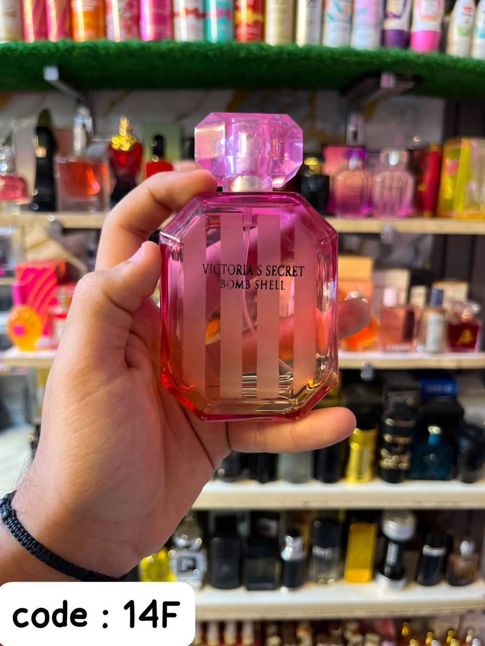 💖 عطر يخطف الأنظار من أول رشة... 💖

✨ Victoria's Secret Bombshell ✨

لو بتحبي العطور الأنثوية المنعشة والناعمة، فـ Bombshell هيكون اختيارك المثالي. 🌸

💗 رائحة مميزة تدوم.
💗 تصميم شيك وأنيق.
💗 مناسب للاستخدام اليومي والمناسبات.

📲 للطلب أو الاستفسار تواصل معانا على واتساب أو ابعتلنا إنبوكس.

https://wa.me/201038948258

#AToZ #VictoriasSecret #Bombshell #Perfume #عطور #عطور_نسائية #OriginalPerfume #Egypt


**إذا كنت صاحب هذا الإعلان وتريد حذفه لأي سبب، رجاءا أرسل رسالة إلى الدعم الفني**