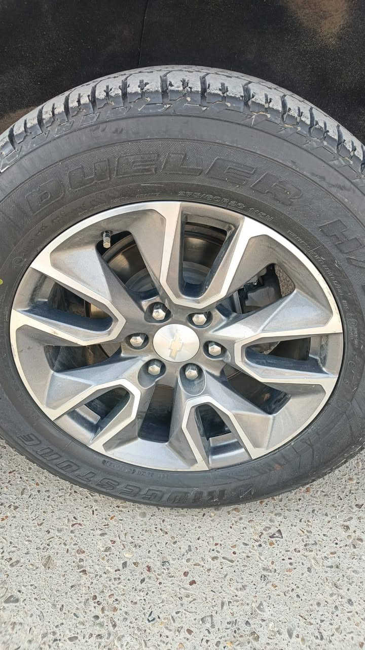 ويل كب شوفر 23 LT
حجم 20 اصلي امريكي للبيع 
السعر مليون و ميه ( 1100) 
مكاني بغداد حي اور 

***********
