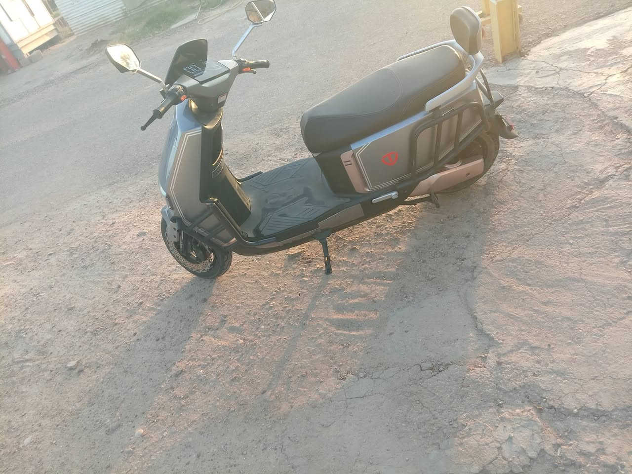 دراجه مقفوله من اي شي سعر خاص ***********
