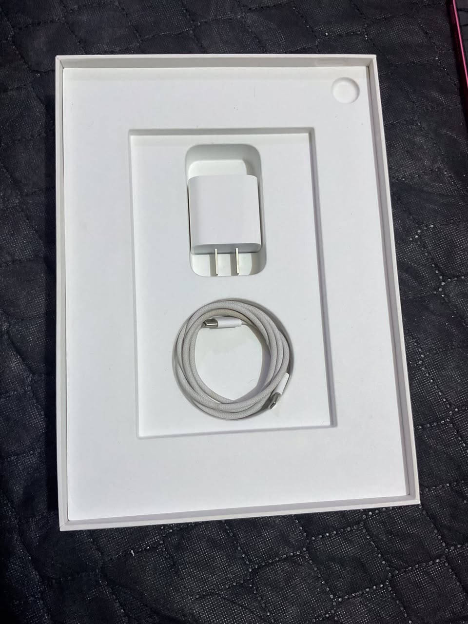 ايباد 10 
ذاكرة 64 
،،بطارية 86🔋 
نظافة 97‎%‎
نموذج M 
مستعمل اقل من سنة 
السعر 370 وبي مجالل 

*********** …………… للاستفسار.
