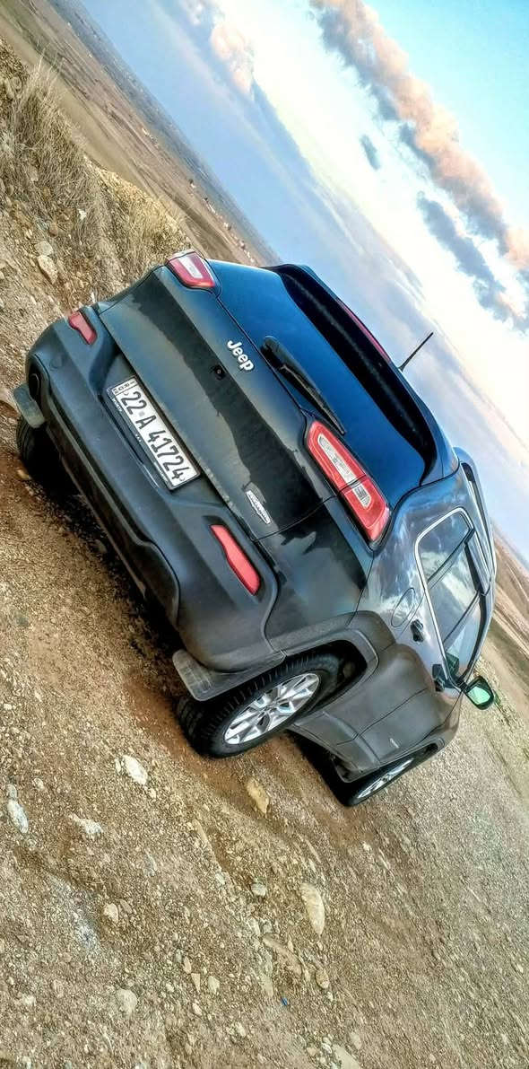 جێی شیرۆکی2017ی تاک ئەکسل دوپارچەی بۆیاخە چەمەلاخ و بۆنیت بۆیاخە ناوی نەگرتووە ئێرباگ سیستەمە گێرو مەکینە بەشەرت نرخی125گەڵاو مامەڵە ساڵانە و ژینگەی نوێیە ژ.م*********** رانية, السليمانية
