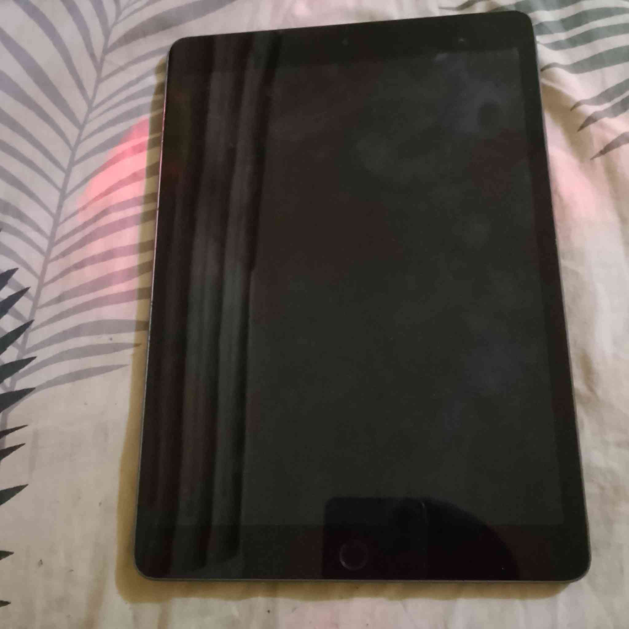 ایباد 9 جهاز نضیف ذاکره 256 ملحقات شاحنه وسماعه محيطیه مکانی دیوانیه رقمی *********** واتساب سعر 225
