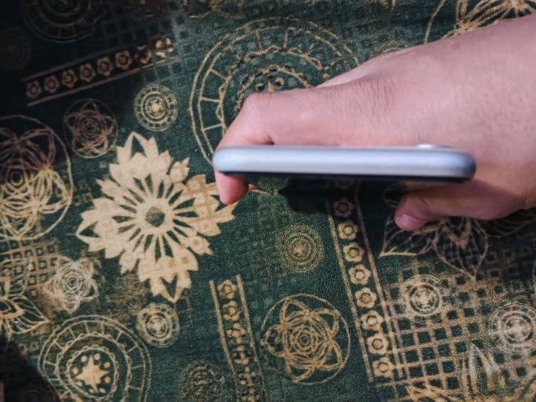 سلام عليكم ايفون 11بلادي برغي ما مفتوح شرط كلشي ما مبدل بي ذاكرته 128+بطاريه 82البيع فقط مستعجل عل بيعه


**إذا كنت صاحب هذا الإعلان وتريد حذفه لأي سبب، رجاءا أرسل رسالة إلى الدعم الفني**