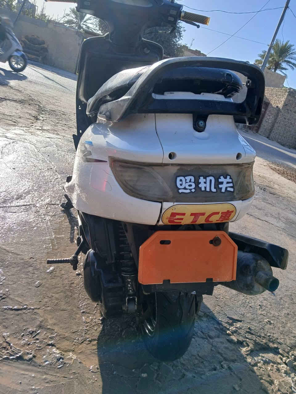 فراشه لبيع ادخن
بس شغاله نهضه حلوه 
صالنصه رياضي اف أم 
***********
