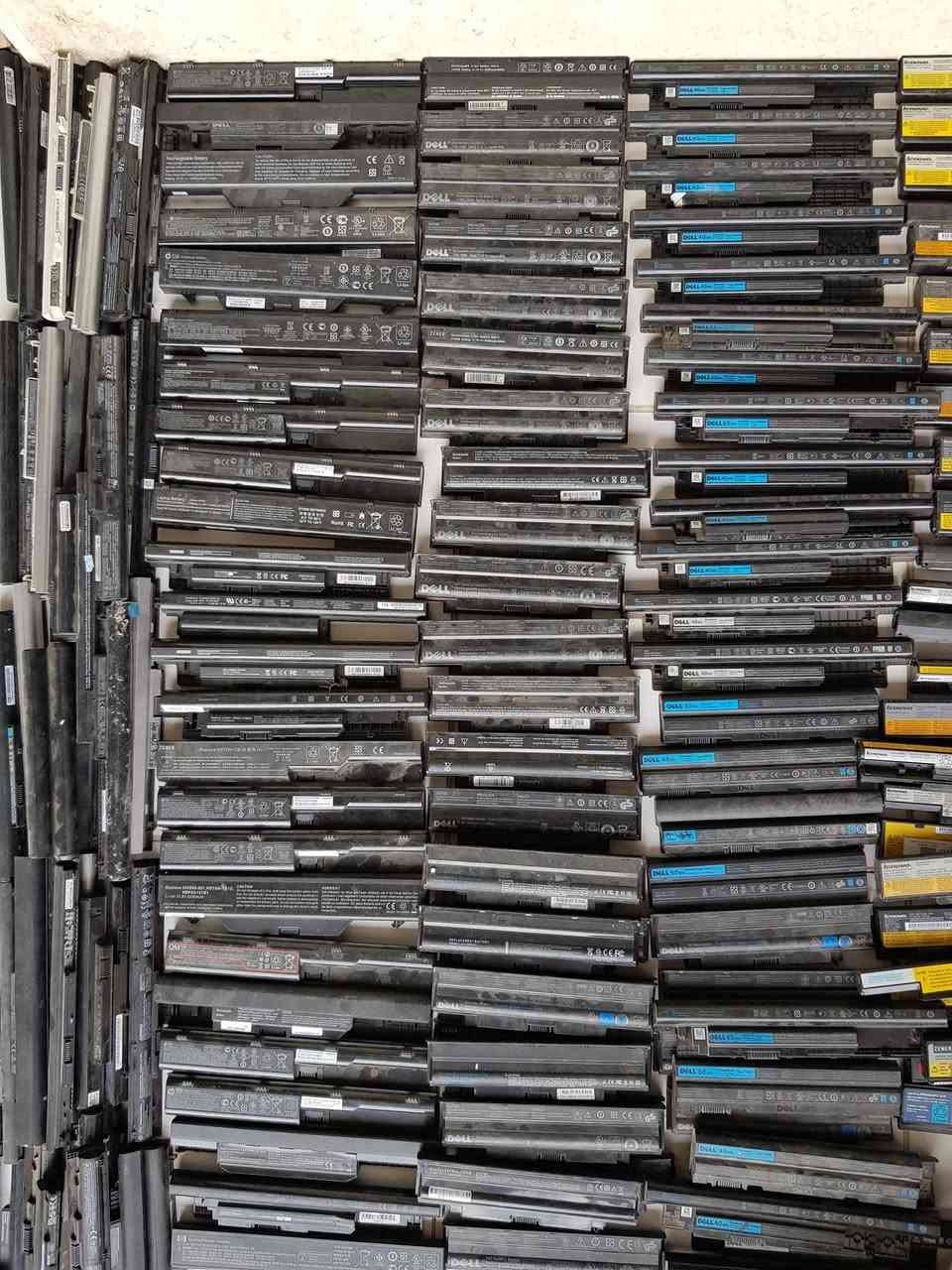 السلام عليكم 
متوفر بطاريات لابتوب كمية 100 قطعة مستخدم 
سعر القطعة 1750 
متوفر خدمة التوصيل الي جميع المحافظات
***********
