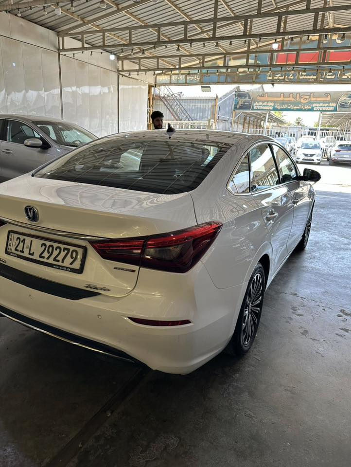 السلام عليكم شانجان ايدو ٢٠٢٠ للبيع ماشيه ١٦٥الف لون ابيض  رقم شمالي سنويه ساقطه صار سنه تقريبا سياره بيها بارد بالصندوق شويه وبيها طخه باب اللي ورى السكن 
عكس السايق خفيفه سياره على ايدي مال موظف محافظ عليها دهن ايكسدو الأصلي بانزين محسن صدر جديد السعر ٩٨وبيها مجال مكاني الدوره جمعية خير الله الاتصال على رقمي ***********
