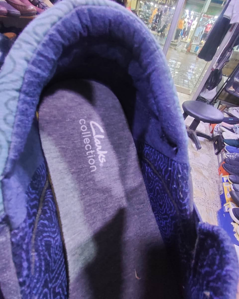 ماركة CLARKS 
قطعه جديدة أصليه اورجنال قياس ٤٦ تلبس ٤٥ ونص 
قطعة جدآ مريحه وخفيفه الوزن 
السعر ٥٠ ألف 
مكان كرادة داخل مجاور دايموند مول في فرع علاء حداد محل الأيطالي الايطالي


**إذا كنت صاحب هذا الإعلان وتريد حذفه لأي سبب، رجاءا أرسل رسالة إلى الدعم الفني**