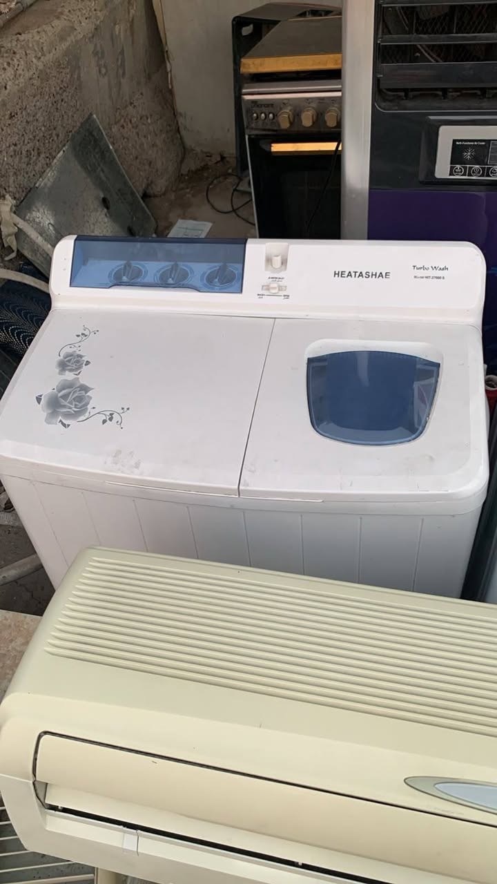ثلاجه بيكو  كلش نضيفه تجميد فول 150 بيه مجال 
غساله هيتاشي ثنين نضيفات كلش  سعر الوحده 75 بيه مجال طباخ 100 بي مجال شغال كله ونضيف 
جربايه 50 مكان بغداد شارع فلسطين 
***********
