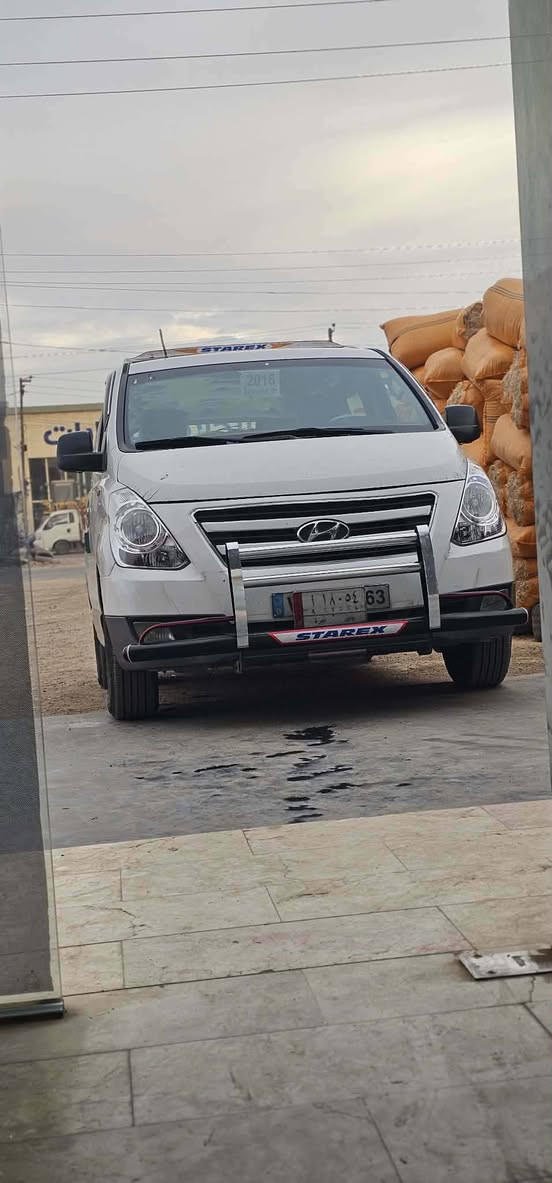 سلام عليكم ستاركس لبيع ٢٠١٢ محور سبلاين  مكفوله  بيه بارد بسيط  بسمي شخصيا رقم بابل  شرط تحويل سياره متعوب عليها درع امامي درع خلفي سيبايه طياره كله شغل حيدر البديري ابو صويره 
مواصفات سبع الوان  شاشه تاب  دوشه كشنات نايلون دوشمه ارضيه  تغليف تنته نايلون داخلها كلش حلو مكينتها خير من الله  مكاني واسط الصويره سعر ١٦٥ وبيها مجال  ***********
