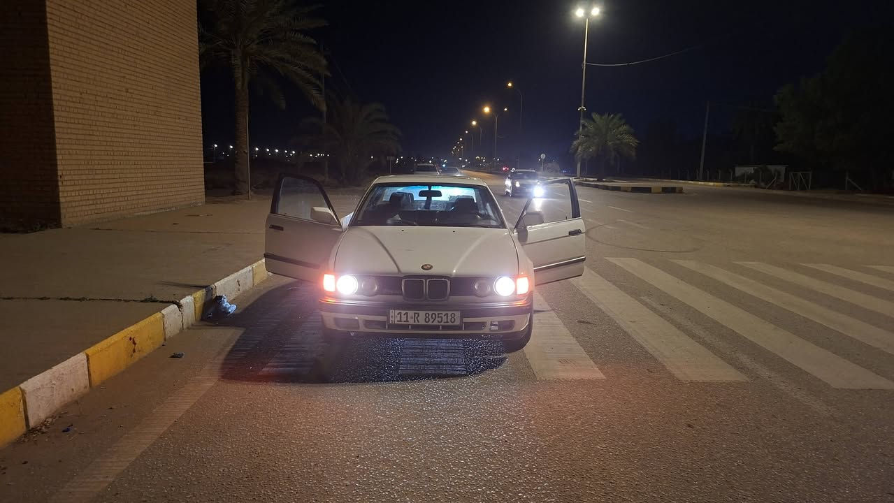 السلام عليكم BMW 735
السياره بيه شغلات بسيطه 
كير جديد
مكينه خير من الله 
كهربائيات مابيهن نقص 
تبريد ثلج🥶
السياره حلوه والله احله من الصوره 
مكانه 
بابل حله 
*********** 
بيه واتساب
