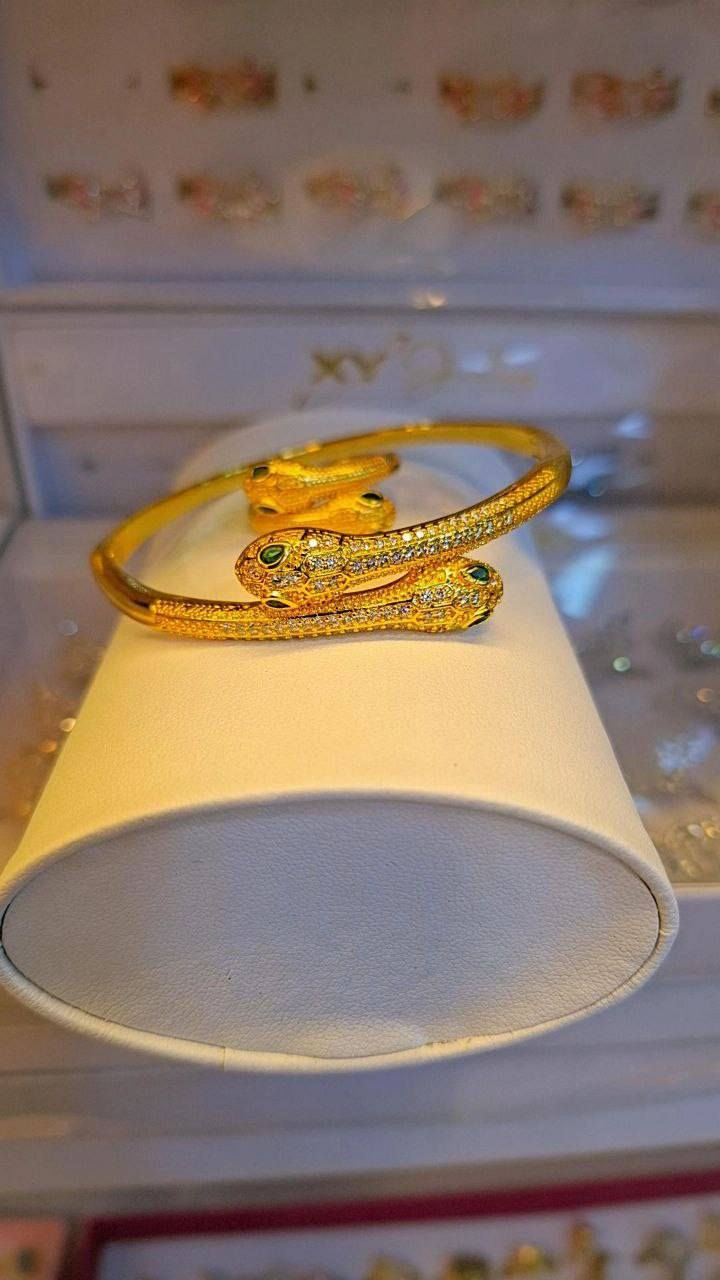 ذهب برازيلي اساور وحلقه سعر ١٠ طلاء ثابت 
يوجد الدينا توصيل الحجز ***********
