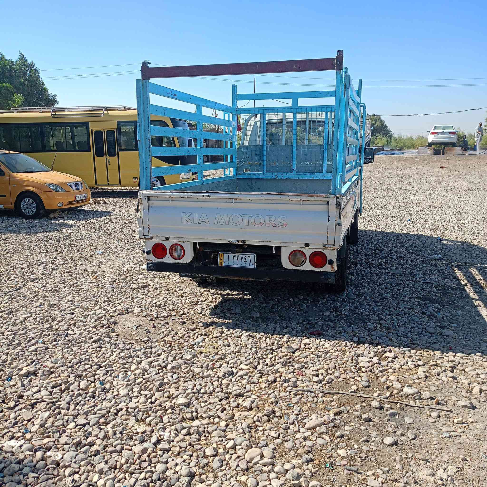 السلام عليكم
كيا بنكو  2016 للبيع
رقمها واسط 
بيا بس ضربة بل بنيد 
مكاني الكوت
السعر 110وبيها مجال للشراي 
للتواصل 
***********
