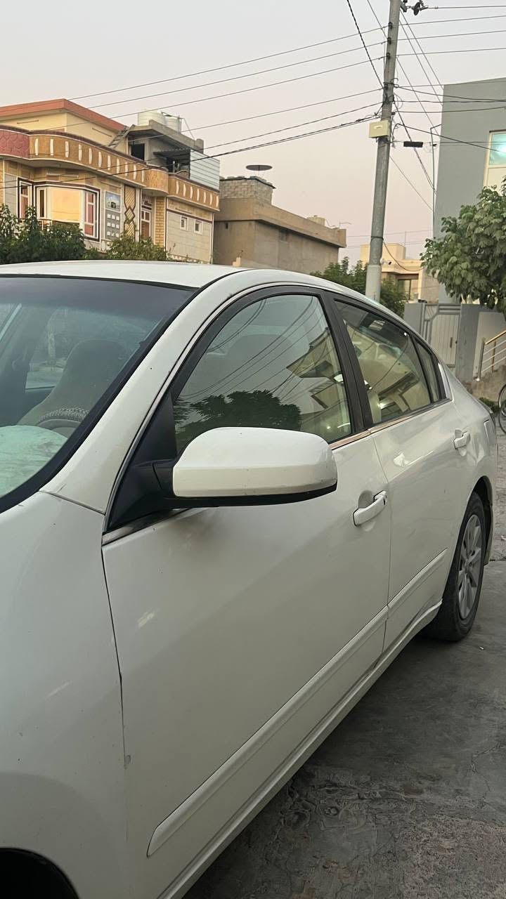 نیسان ئاڵتیما مۆدێل ٢٠٠٩ بۆ فرۆشتن...
​
سەیارەی نیسان ئاڵتیما مۆدێل ٢٠٠٩ (بڕاوە) بۆ فرۆشتن بە دۆخێکی زۆر باش و خاوێن
​مۆدێل: ٢٠٠٩
​ڕەنگ: سەدەفی (سپی)
​مەکینە و گێڕ: بە شەرت، زۆر تەندروست و بێ کێشەیە
​دۆخی ژێرەوە و سواری: ئۆنسە و بەستنەوەی ژێرەوەی تەواو توندوتۆڵە، سوارییەکی زۆر نەرم و بێ دەنگی هەیە.

​تێبینی: سەیارەکە بڕاوەیە
​شوێن: کەلار
​نرخ: ٤٣ وەرقە (لەگەڵ مەعاملەیەکی زۆر کەم)
​📞 ژمارەی پەیوەندی: ***********

