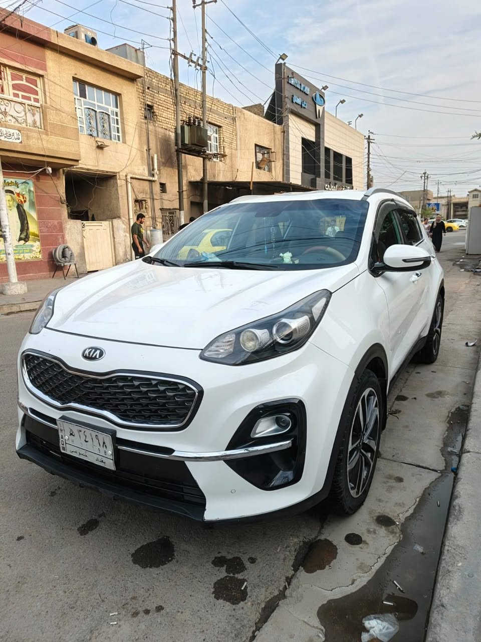 سياره سبورتج خليجي موديل 20 ومجفيه السياره ومبدل قماره ومصبوغ صبغ عام ***********
