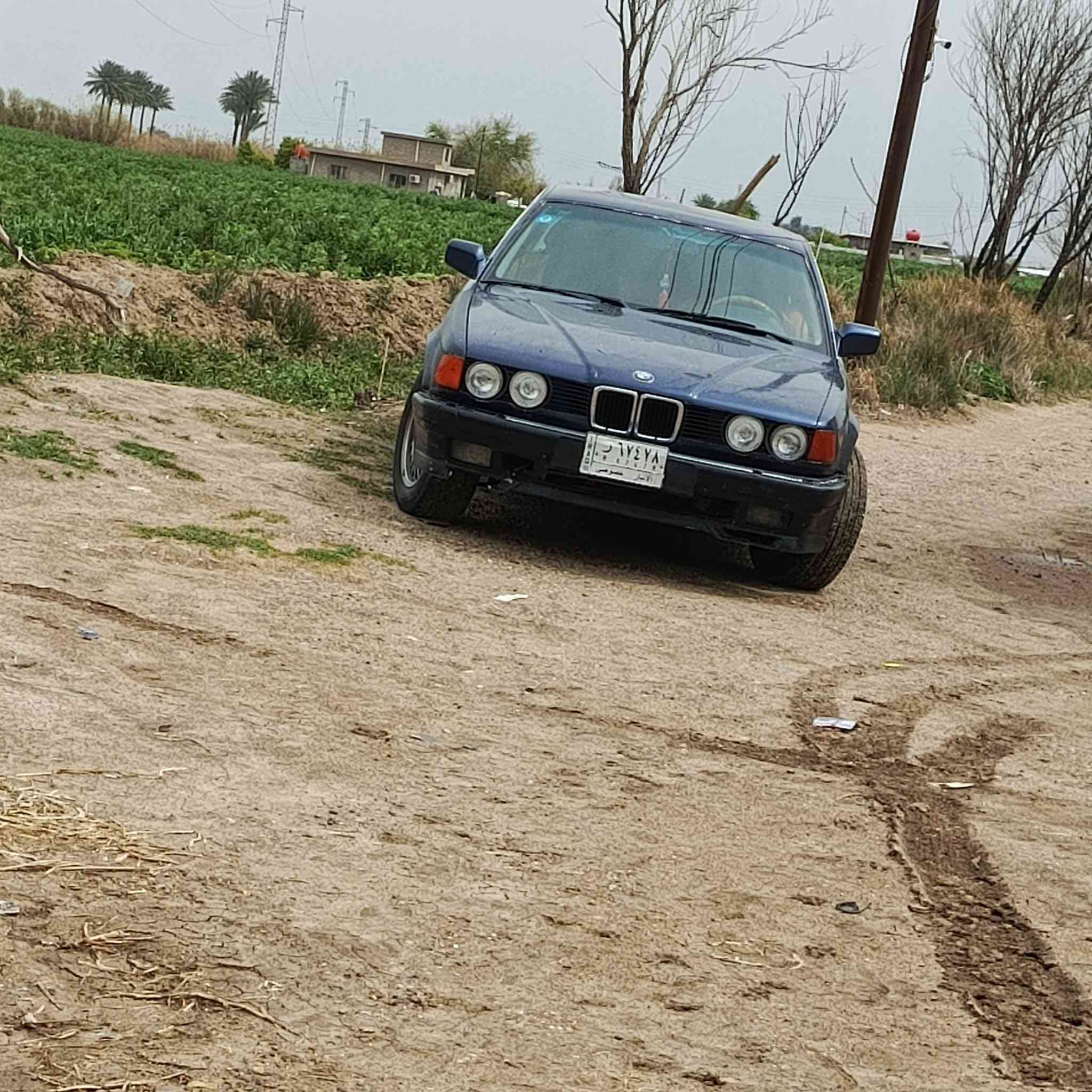 للبيع بي ام دبليو 735 حجم موديل 91 وارد 
الماني خير من الله سياره نضيفه مال جناي 
سنويه ل 29 عضم عاج رقم انبار تحويل ثاني يوم السعر 47 وبيها شي بسيط رقم الهاتف ***********
