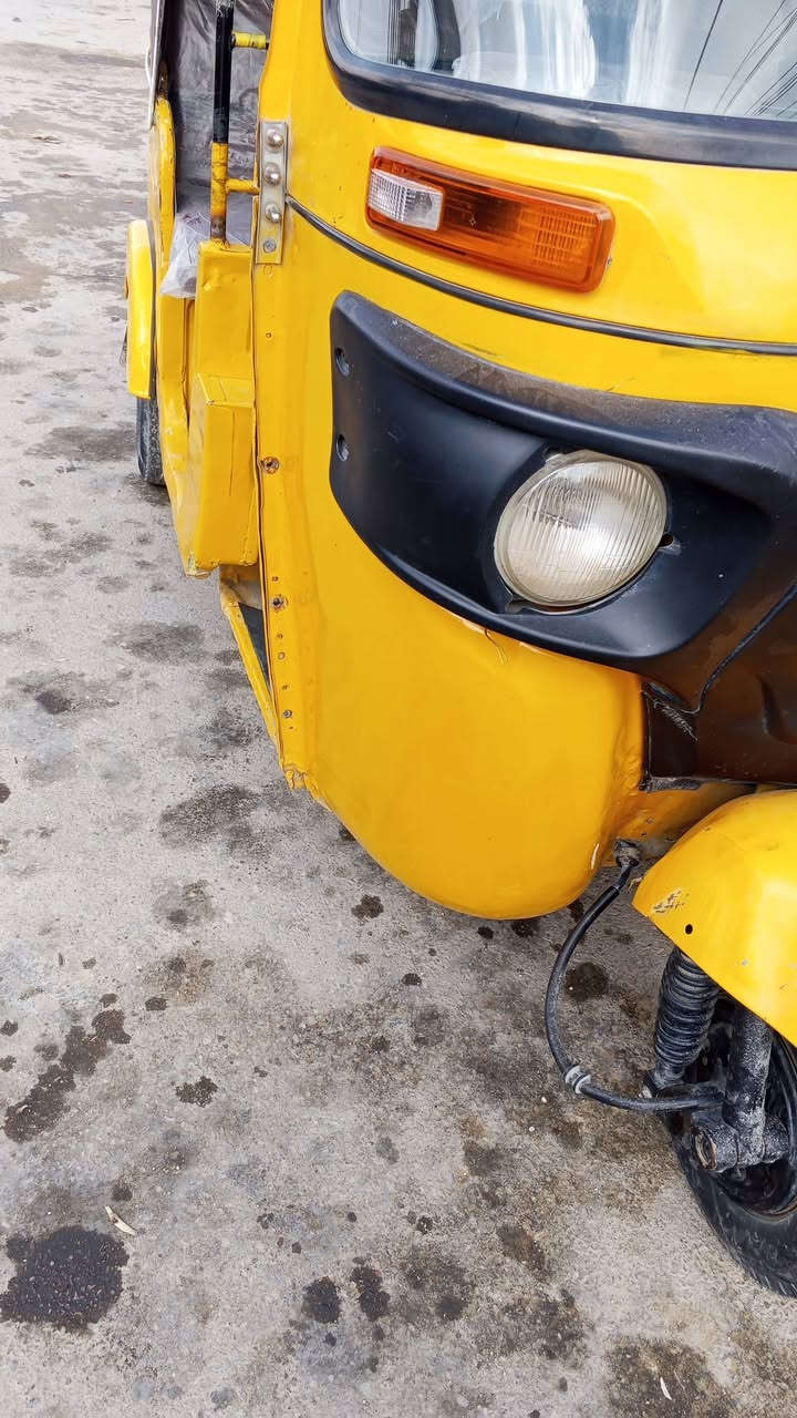 سلام عليكم تكتك للبيع موديل 19شهر 12 سنويه مكاني كوت حي لجهاد سعر خاص تكتك بيه ضربه بالغد وبتكمه رقمي***********
