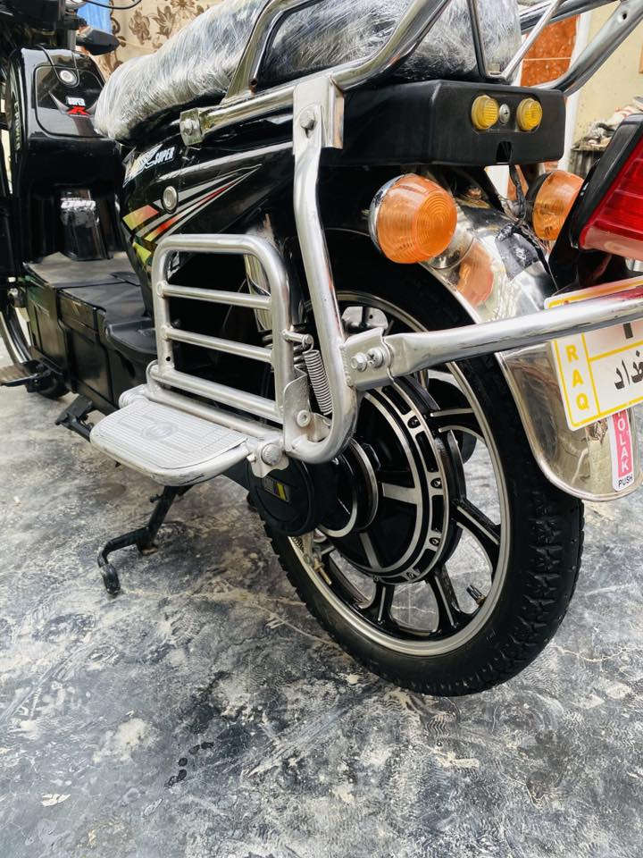 متاح دراجه هارلي نضافه واضحه بلفيديو
قفل من الاخير بدون عمله ب225الف قفل بطارياتها منفوخه بس تمشي طبيعي مكاني فلوجه *********** واتساب او اتصال
