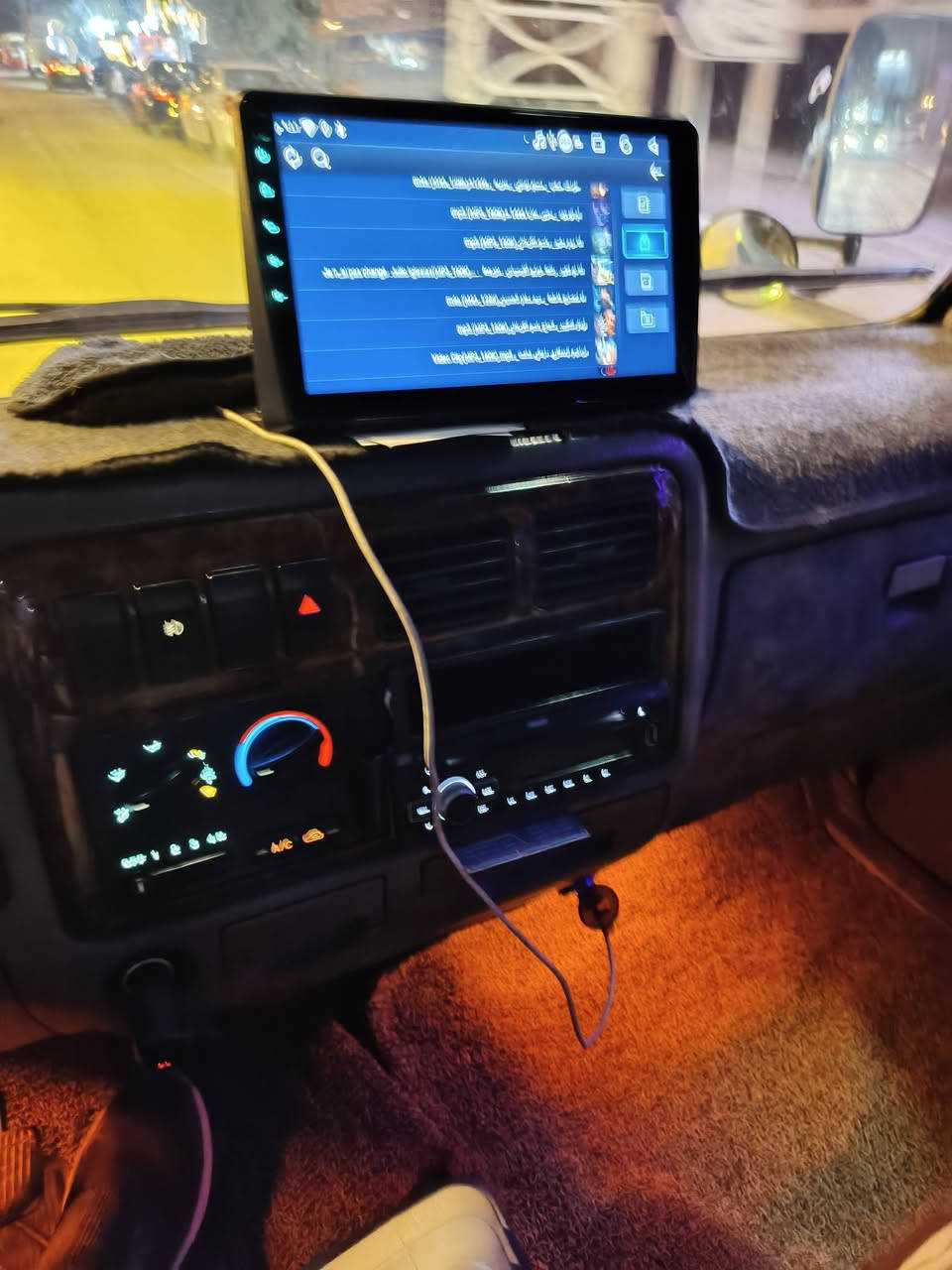 السلام عليكم فونتيرة موديل 2000 مكينة 3000 جديدة كير واكسل وصدر مكفولات تخم تاير جديد كهربائيات بلادية شغالة مع شاشة و زنون أصلي الرقم مثنى مشروع وطني والسنوية لغاية 2028 رقم شاصي واضح وين ميعجبك تتحول سيارة مال جناي السعر 75 ورقة وبيها مجال بسيط والي مايعجبة لا يعلق يعبر المنشور بالصلاة على محمد وال محمد مكان بغداد للأتصال *********** وغير متواجد على الفيس بوك
