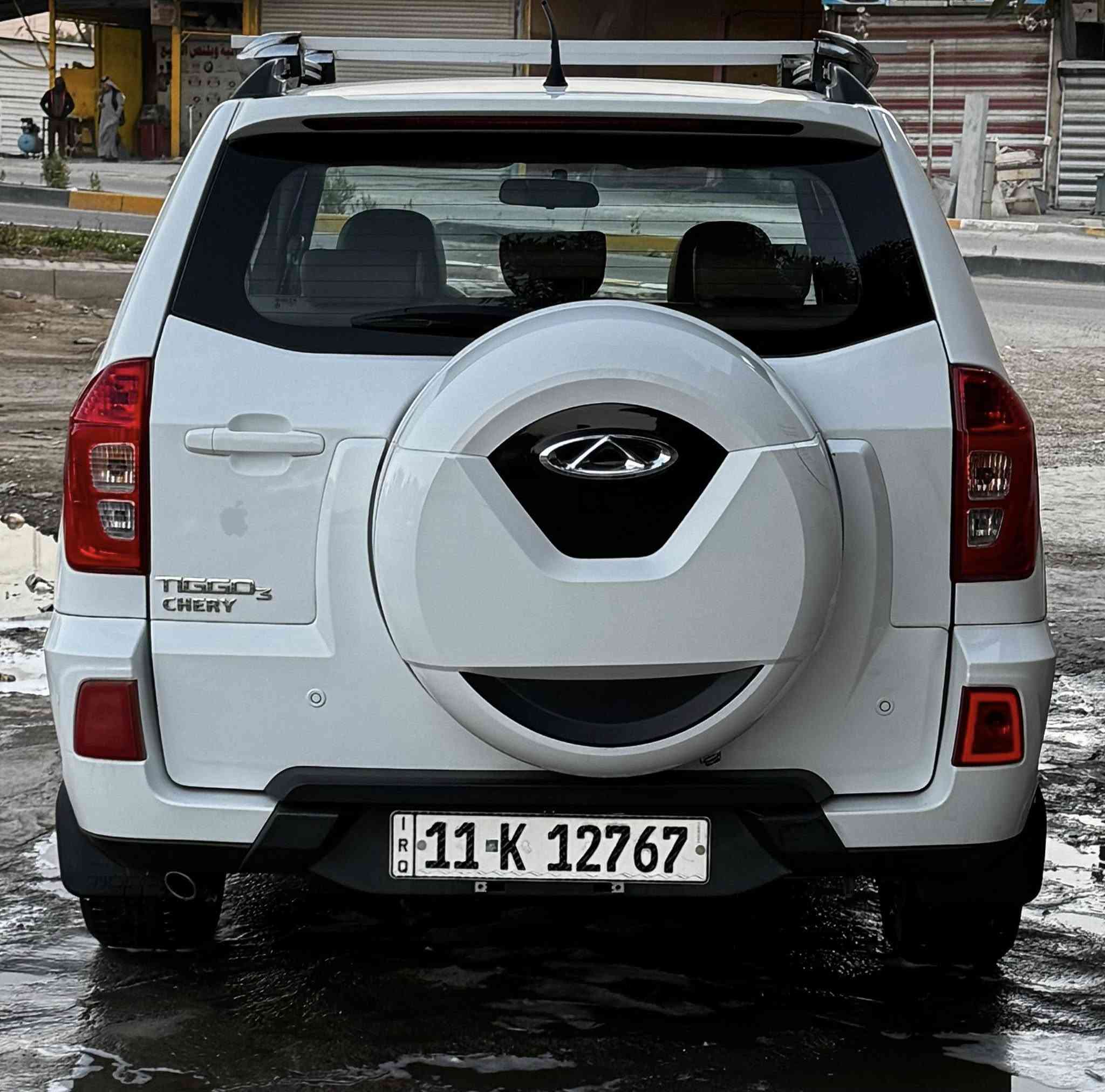 السلام عليكم 
شيري تيكو٣ مديل ٢٠١٨
اللون ابيض
رقم بغداد باسمي استلام شركة على أيد وحده
مواصفات
فتحة سقف
عدسات لد ابيض متحرك يصعد ينزل
شاشة 
تدفئة تبريد
بيه منظومة غاز
صارله خمس سنين من شاده على ايدي
تروح للنجف وترجع بتفويله ٩٠٠٠ دينار
السيارة بدون صبغ بس بيه بارد بالباب الخلفي وراجع بدون دواخل
والأفضل تجي تشوفه احسن  
للعلم السيارة استلام من الشركة على ايدي والسارة احلى من الصور واي شيء مناقصه
السعر٨٩ ورقة
مكان بغداد الكاظمية
***********
