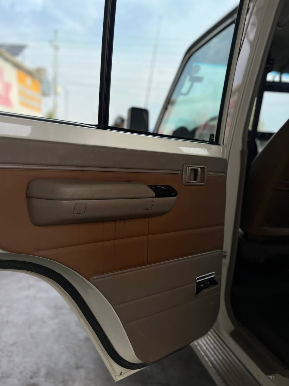 سلام عليكم تويوتا لاندكروزر شاس موديل 2022 فول مواسفات داخل مش مشي بريمي رقةم واحد سيارة رقةم شيمالي سليماني ماشية 37,000 فةقةت صفر صفر مكفولة كةفالة عامة***********
