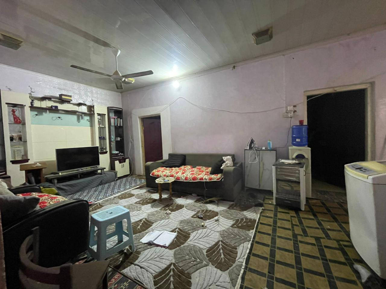 بيت للبيع منطقه الضباط خلف مول الطاهر مساحه ٢٦٨ متر واجه ١١ الاستفسار ***********
