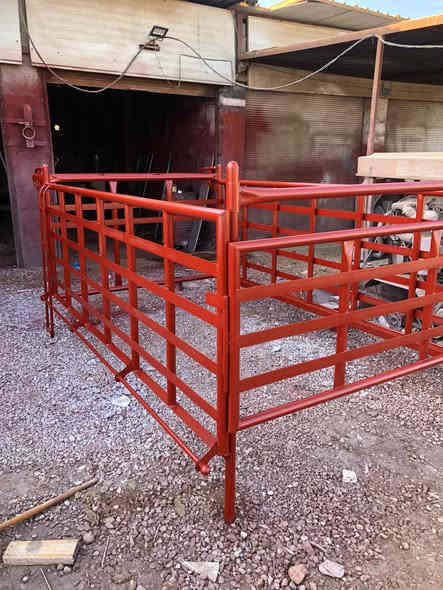 سلام عليكم للبيع محجر كيه دمعه نثيه محجر نضيف بعده ما مزرف مكان بغداد الرقم ***********
