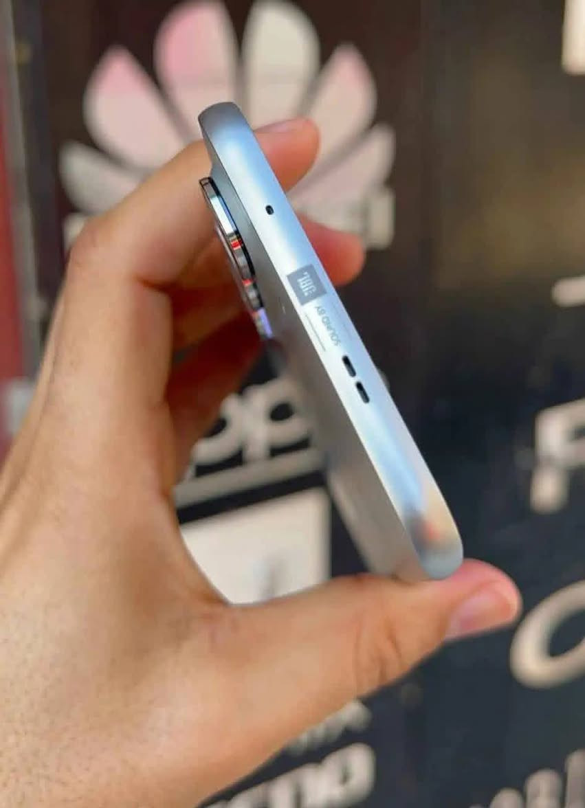 Hot 60 pro plus 
للبيع الجهاز مستخدم أيام قليله
الذاكرة 256 
بطاريه mAh 5160  
غراض كامله جهاز غني ع التعريف 
جهاز فول مواصفات 
شاشه منحنيه جديد 
العنوان  ديالى بعقوبه التحرير
الإستقرار خاص او الاتصال بالرقم 
***********
#السعر_200_بي_مجال_حك_جيه
