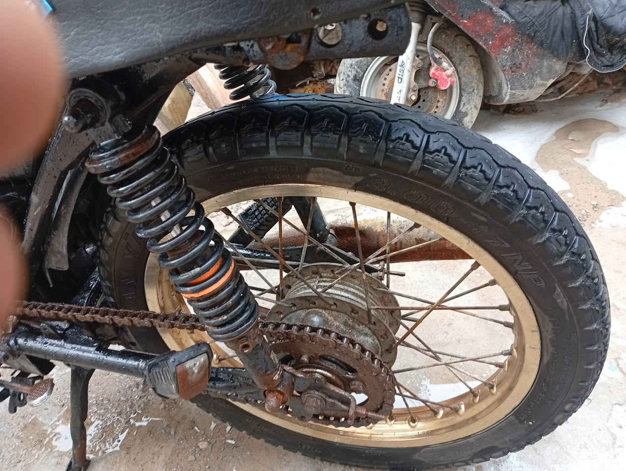 دراجه موديل عشرين اصولي كبل لسنويه بسم ليشتري سعره اربع ميه وبيه مجال لجبه العنوان البهادريه لتواصل وات ساب ***********
