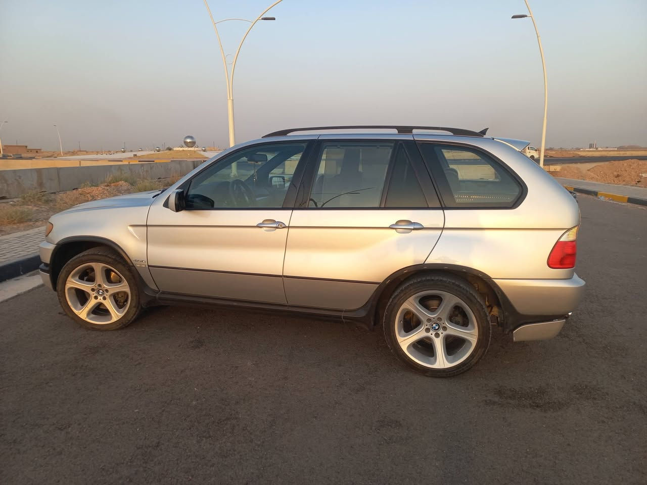 للبيع X5 موديل 2002 فول رقم سليمانيه مكينه ٤٤ السعر ٨٥ ورقة رقم الهاتف ***********
