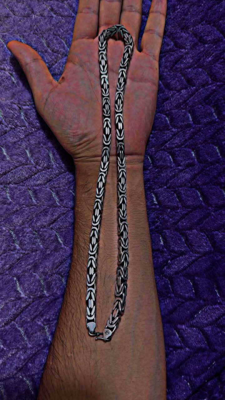 السلام عليك
زنجيل فرعوني
الوزن ١٤١ 
عنوان بغداد البنوك 
سعر ٣٥٠٠ دينار 
لايوجد توصيل 
***********
