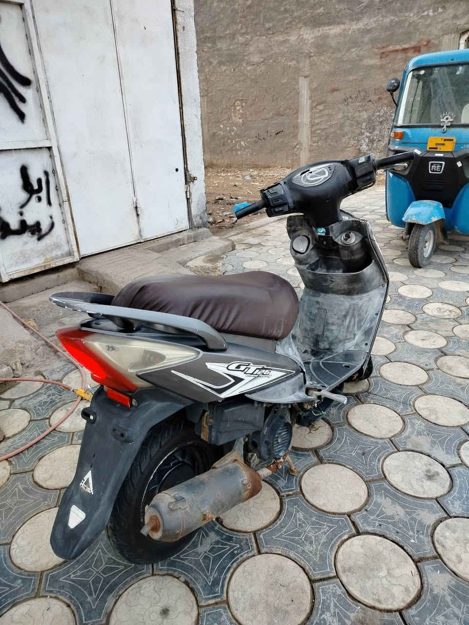 للبيع سيام ياباني 140 GT السعر 300 وبيها مجال ***********
