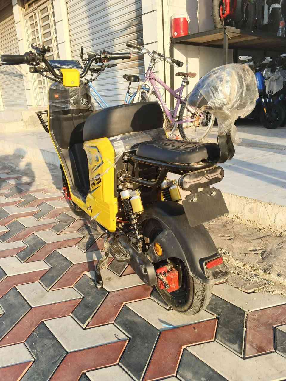 سلام عليكم دراجه R9دراجه نضيفه ماصالهه هواي بطاريات حجم كبير 32ابير السعر 550 مكان ميسان لاستفسار *********** وبيهه مجال حك الجيه بصمه وسويج تشخيل عن بعد 7الوان لايت زنون تجي وياهه مرايات وبايدان بطاريات حجم كبير 32ابير
