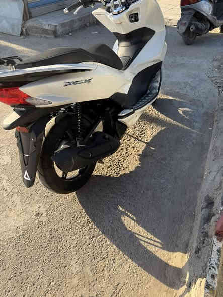 السلام عليكم 
دراجه بي سي اكس جيل الثاني ١٢٥ 
ماشيه ٥ لاف فقط دراجه بحاله الوكاله كارتون 
السعر ٢١ ورقه 
***********
