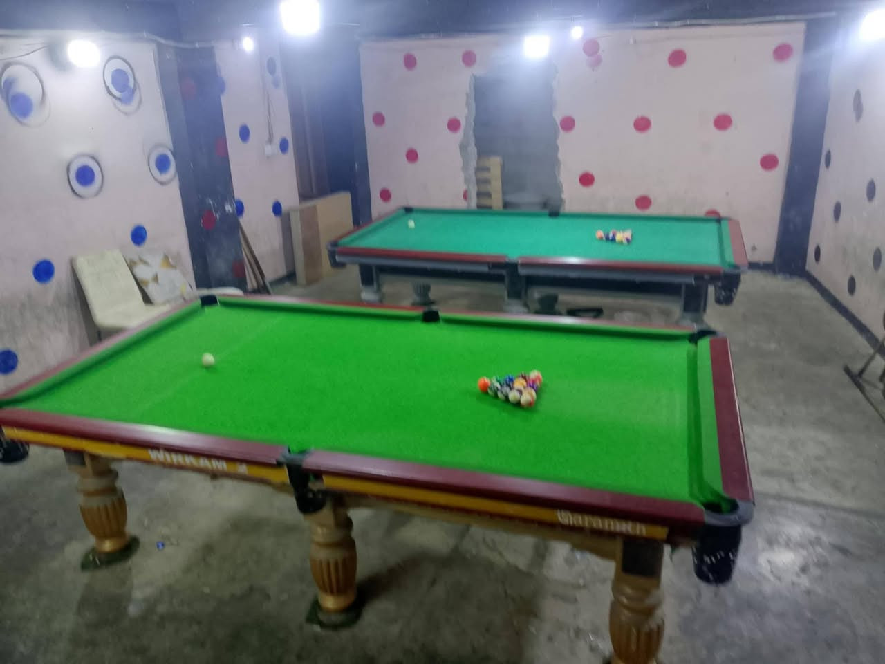 ميزين بليارد للبيع  نضيف حيل بس يحتاج قماش اشويه تعبان مكان كركوك قوريه سعر ٧٠٠  ابيع سوه مابيع واحد ***********
