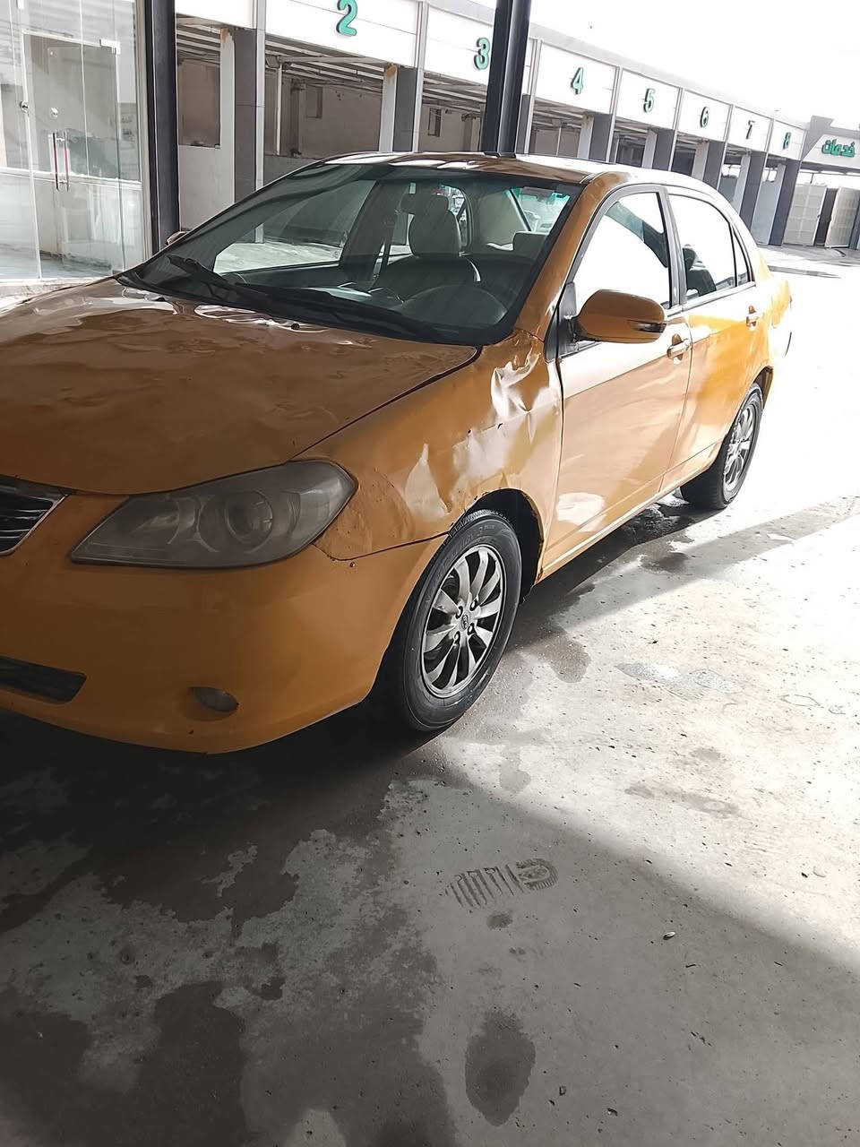 سلام عليكم بي واي دي 2015 مكينه كير جدد تبريد ثلج كهربائيات شغاله بأسم بنيه رقم بغداد ما اندل راعيها عندي بس المستمسكات ابيعلك كوم حديد اكفلك سرقه وعشائر فقط 28 وبيها مجال عنوان البصره ***********
