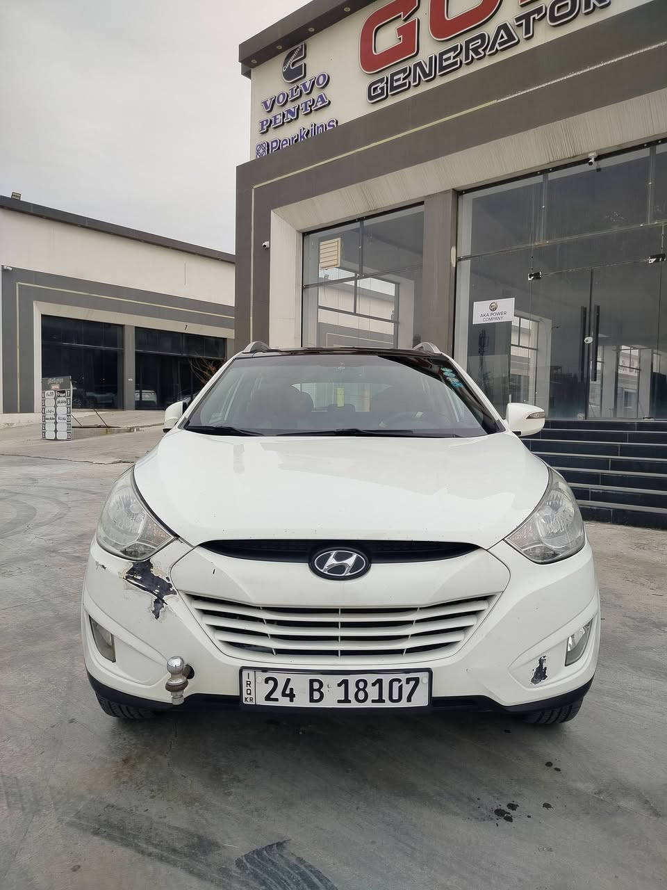 للبيع
سعر 135$ بلااش 
هيونداي توكسان موديل 2011 وارد كوري 
ماشية 325 كيلو متر حقيقي 
محرك 4 سلندر حجم 2000 دوش معمر بشرط 
كير أوتوماتيك شرط المحرك والكير 
رقم دهوگ دولي رقم وهزة وسنويه جديد پأسمي شرط التحويل 
🚫السياره بدون حادث بدون قطره صبغ شرط الفحص ‼️
سياره نظيفة جداً بدون صبغ مال بيت 
مواصفات فول 
بانوراما اشاير بل مري 
مري شفط 
ويل كرووم 
تحكمات ستيرن 
شاشه كبيره 
كامره خلفيه 
سياره جديده وجاهزة من كلشي شرط دينار ما تصرف عليها 
موصل الايسر 
***********
*********** 
ملاحظة الرقم الكورك بيه واتساب 
يوجد بيع وشراء السيارات المتضررة والجديدة داخل هذه الصفحه ✅
