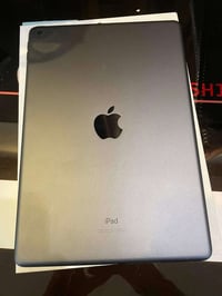 ايباد ٨ Ipad 8  جديد مستخدم سنتين فقط دراسه مستخدمه لا العاب ولا افلام...