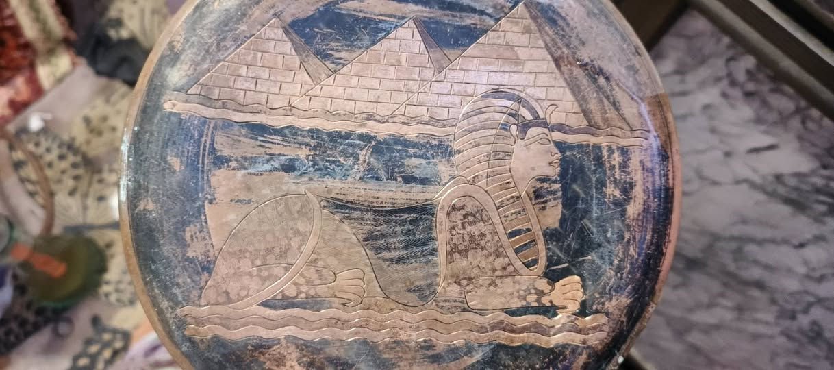 السلام عليكم عندي ذني انتيكات للبيع نحاس وقسم ستيل قيم واخذ ***********
