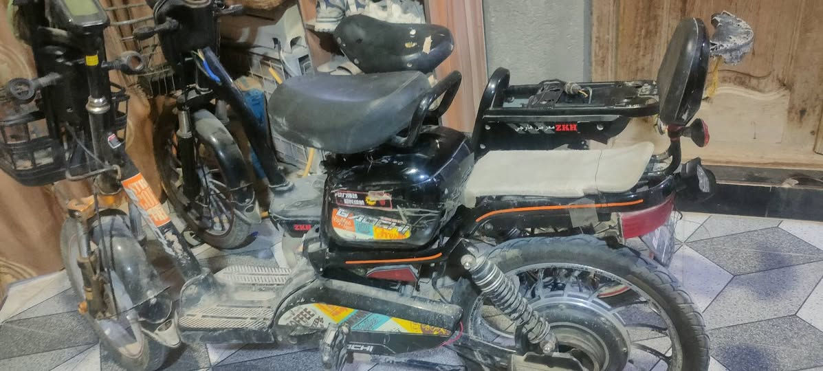 دراجات شحن اثنين ب200 مابيهن بطاريات بيهن مجال للغالين مكاني الزبير 
***********
