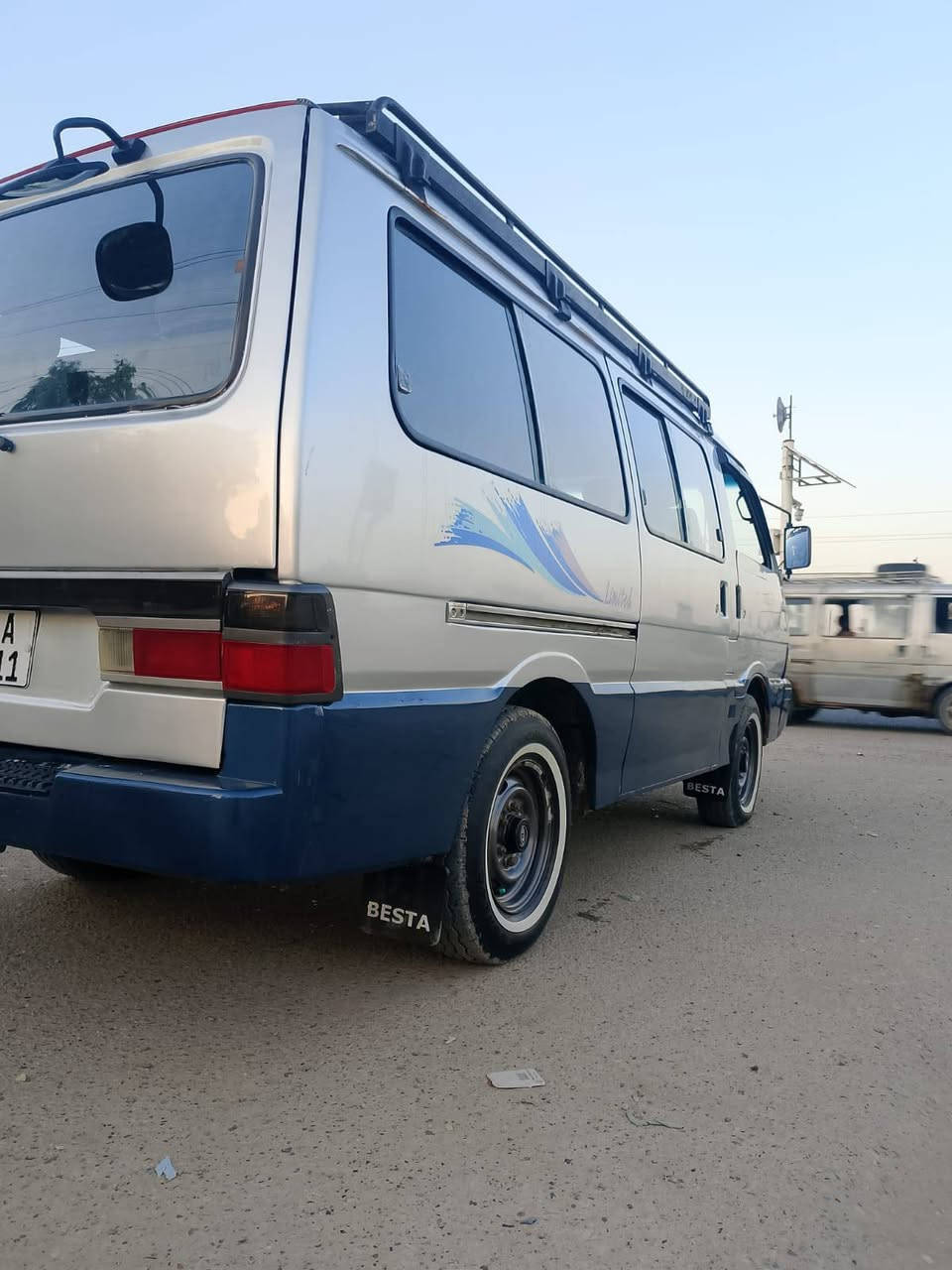 السلام عليكم كيا بستا موديل 1995 رقم ديالى انكليزي سنوي لل30 كير مكينة صدر تاير كهرباء كله حاوية وجديد كشنات حاوية تعمري درجة اولة بسمي تريد تحويل تريد وكالة شرط ربع متصرف عليه السعر 53 وبيه مجال قليل العنوان ديالى بعقوبة ***********

