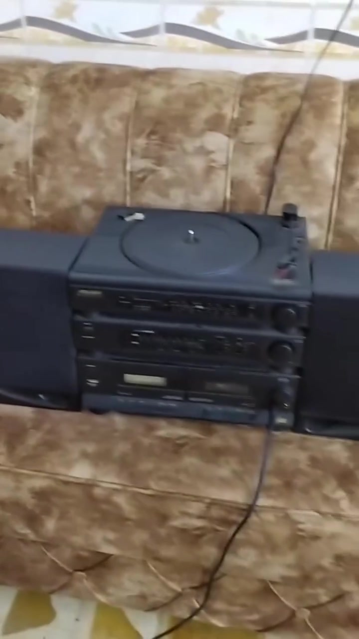 مسجل كاسيت كرام راديو اربع موجات مضخم صوت ميكروفون دبل كاسي دبل سماعه ماركة بوش استعمال نظيف الراغب بالشراء الاتصال وات ساب ***********
