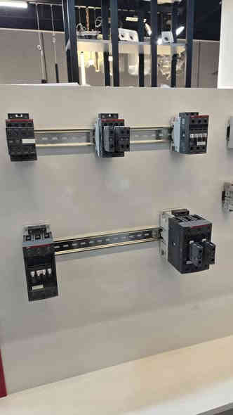 توفر الآن جميع مواد السيطرة الخاصة بمنظومات الـ ATS بجميع أنواعها من شركة ABB العالمية.
بيع جملة و مفرد – أسعار تنافسية وجودة مضمونة.

الموقع: البياع – شارع المعتز – مقابل محكمة البياع
للاستفسار: ***********
