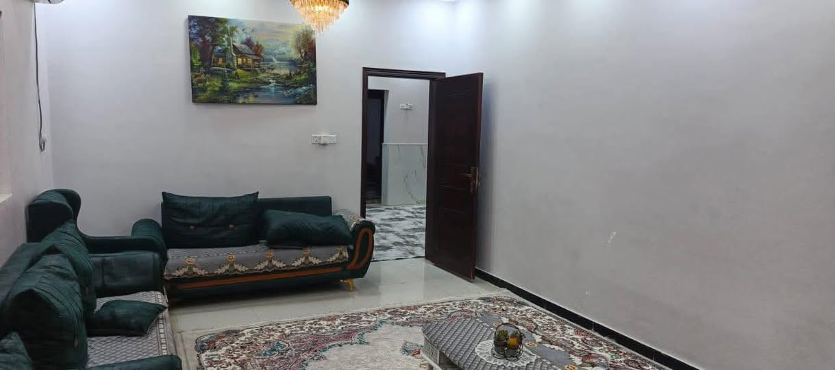 (#أَعَــــــــــــــــــــلَأَنَ) 
   ((#مكتــب_شمــس_الباحــث_للعــقارات_السماوة))

دار للبيع ▪️ في مجمع الأيطالي موقع مميز  

المساحــه ▪️250 m على شارع 20 m 

 يتكون من غرفتين  نوم صاله استقبال مطبخ ومجمعات صحيه سنه البناء 2022 مطلوب للعقار 87 مليون التسديد الشهري 438 الف   

لمعرفه السعر الكلي اكتب يالله او تم توصلك كل التفاصيل 

#حاب_تعرض_عقارك_كل_ماعليك_مراسلتنا_على.          _الخاص_أو الأتصل_على_أرقام_المكتب https://www.facebook.com/shamsalbhith?mibextid=LQQJ4d

     شمس الباحث للعقارات السماوة 
                       بأدارة    
             ابو مؤمل الفرطوسي      
                  ***********      ***********

(🌹#شعارنا_الأمانة_والثقه_والأخلاص_في_العمل🌹)
