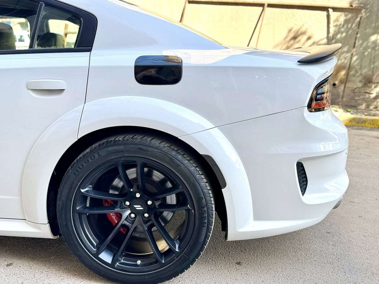 السلام عليكم ورحمة الله وبركاته
جارجر سكات باك وايد بدي اصل🔥
موديل 2022 امريكي كلين
مكينه 🐝V8/6.4L SRT ✈️
الممشى 57 km
السعر 317$ مع مجال بسيط
رقم بغداد بـ اسمي شخصياً تحويل مباشر
برمجه وتفريغ مصطفى ايگل🦅
وصلت ع الداينو 510 حصان
المــواصفــات 1/1
فتحة سقف
شاشة كبيره كار بلي
مودات قيادة
خزّن ميموري 
شفتات ستيرن
سستم سماعات (الپاين)
مقود تحكم كهربائي مع تدفئه
دشبول والابواب خياط لون احمر
كشنات جلد وكنتاره حضن 
لون احمر اصل مع ختم الـ SRT🐝
كشنات تدفئه وتبريد والخلفي تدفئه
رادار جانبي بالمري 
حساسات خلفي + نقطه عمياء 
لد وعدسه والاشارات الجانبيه متغيير
ويل سكات حجم 20 الاصلي
فج امامي 6 بستم بريمبو وخلفي 4 بستم
تخم تايرات جديد حجم 315
والسياره شوف العين من جماليه ونصبه
گير ومكينه اكسل وتبريد كفاله
ملاحضه مهمه: السياره هنا صار بيها  طخه كلش بسيطه وانصبغ جاملغ ايمن والبنيد تبدل فقط وبالنسبة للايرباك راجع سستم شرط الفحص
العنوان📍: بغداد/ الامين الثانيه
للتواصل 📞: 0773 243 6388
